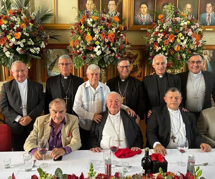 El polémico Cardenal Juan Sandoval Íñiguez cumplió 90 años de vida