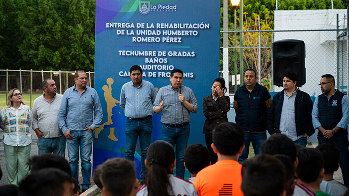 Entregan obras en la Unidad Deportiva de Abajo en La Piedad