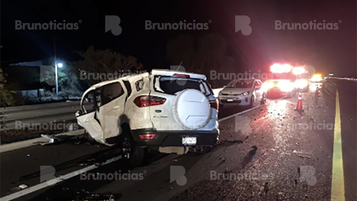 1 Persona muere tras choque de Tráiler y SUV en la autopista Ecuandureo – Zamora