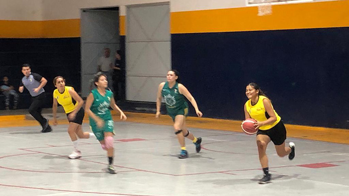 Conquistan chicas de Pénjamo State título de la liga de baloncesto femenil de La Piedad
