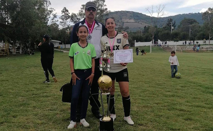 Futbolista, esposa, pero sobre todo MAMÁ, es Alicia Hurtado