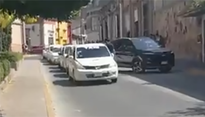 Taxistas bloquean centro de La Piedad ante aprobación de nueva Ley de Movilidad