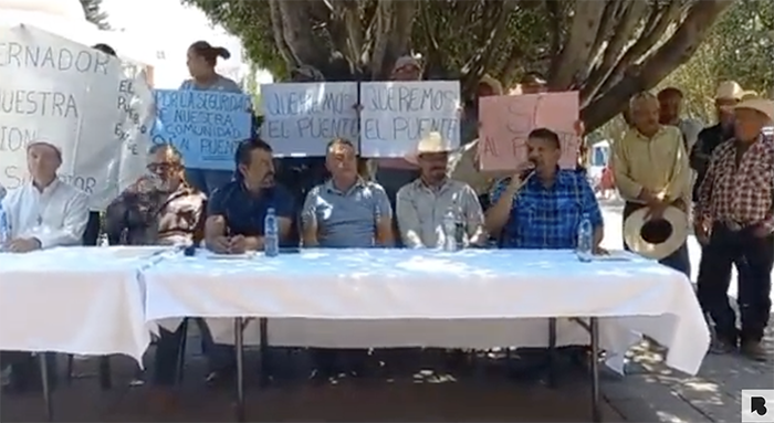 Habitantes de Quiringüicharo exige puente en la carretera La Piedad – Ecuandureo