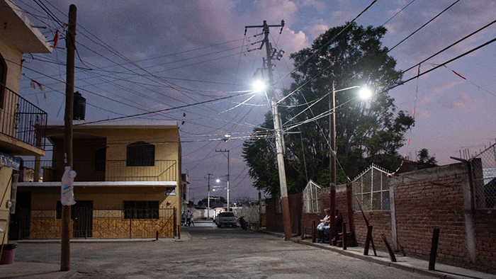 Entregan 300 luminarias más para alumbrado público en Río Grande La Piedad