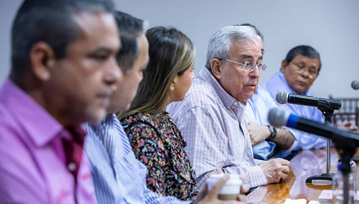 El Gobernador de Sinaloa pide a campesinos tomen empresas maiceras