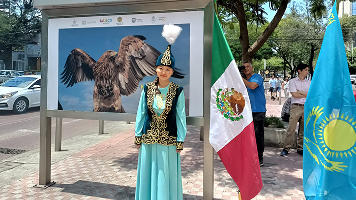 Conoce Kazajistán a través de fotografías en el Paseo Chapultepec de Guadalajara