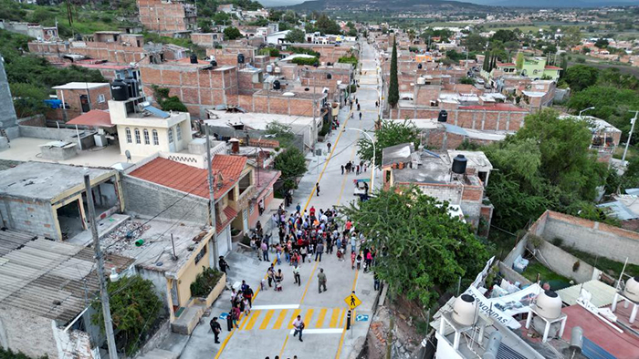 Entregan pavimentación de calle Francisco Montejano en La Piedad