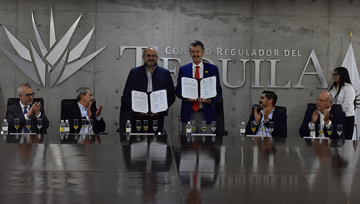 UdeG y Consejo Regulador del Tequila signan convenio