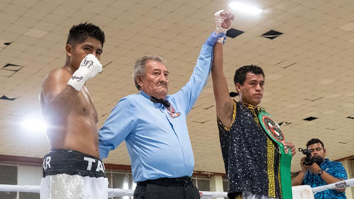 “Gatito” Pérez de Degollado noqueó en el 2do asalto a boxeador de Uruapan
