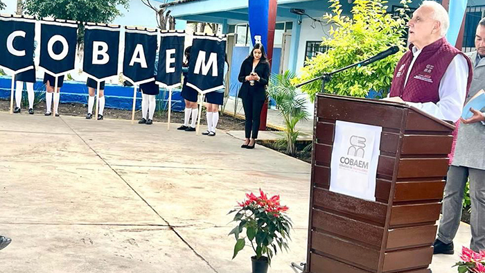 Colegio de Bachilleres en Ecuandureo cumple 29 años