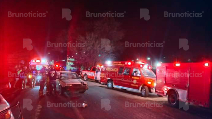 Patrulla de Guardia Nacional y auto escenifican choque en Pénjamo