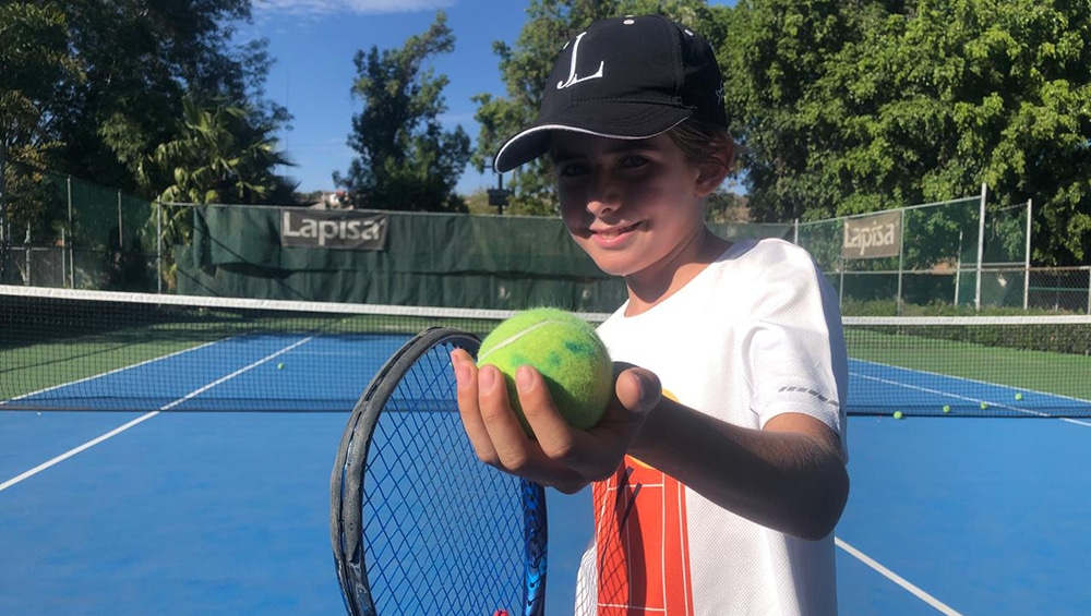 José Andrés González Campos, tenista infantil de La Piedad va a torneo nacional de tenis