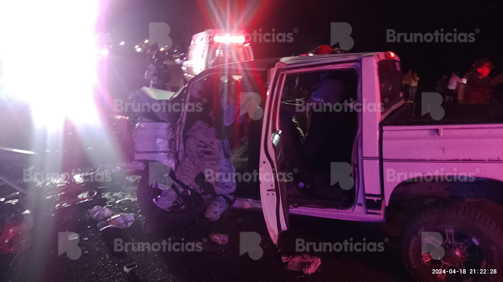 7 heridos por choque de SUV y pickup en vía La Piedad – Numarán; 2 quedan prensados