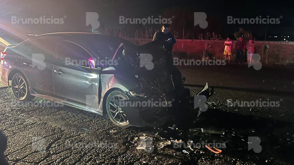 Colisión frontal de auto y pickup cerca de Los Ayala, La Piedad dejó 1 lesionado grave